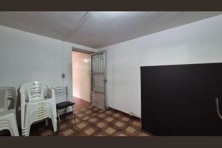Casa à venda com 300m², 3 quartos e 6 vagasQuarto de serviço