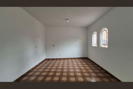 Casa à venda com 300m², 3 quartos e 6 vagasQuarto - Fundos