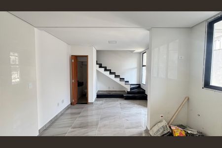Casa à venda com 70m², 2 quartos e 2 vagas Casa à venda com 70m², 2 quartos e 2 vagasSala/Cozinha