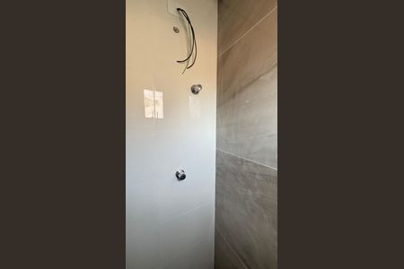 Casa à venda com 70m², 2 quartos e 2 vagas Casa à venda com 70m², 2 quartos e 2 vagasBanheiro da Suíte 2