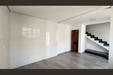 Casa à venda com 70m², 2 quartos e 2 vagas Casa à venda com 70m², 2 quartos e 2 vagasSala/Cozinha