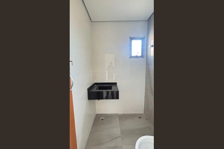 Casa à venda com 70m², 2 quartos e 2 vagas Casa à venda com 70m², 2 quartos e 2 vagasBanheiro da Suíte 2