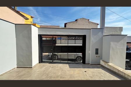 Casa à venda com 70m², 2 quartos e 2 vagas Casa à venda com 70m², 2 quartos e 2 vagasGaragem