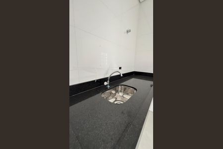Casa à venda com 95m², 3 quartos e 2 vagas Casa à venda com 95m², 3 quartos e 2 vagasCozinha