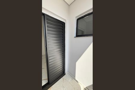 Casa à venda com 95m², 3 quartos e 2 vagas Casa à venda com 95m², 3 quartos e 2 vagasQuarto 1 Varanda
