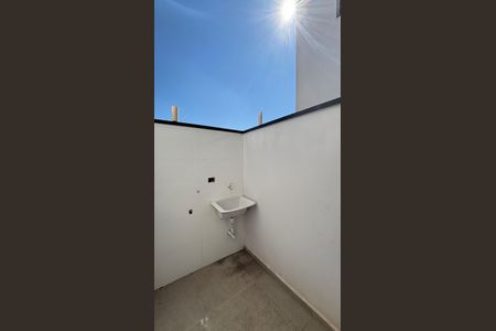 Casa à venda com 95m², 3 quartos e 2 vagas Casa à venda com 95m², 3 quartos e 2 vagasÁrea de Serviço