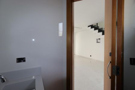 Casa à venda com 95m², 3 quartos e 2 vagasLavabo