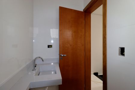 Casa à venda com 95m², 3 quartos e 2 vagasBanheiro Social