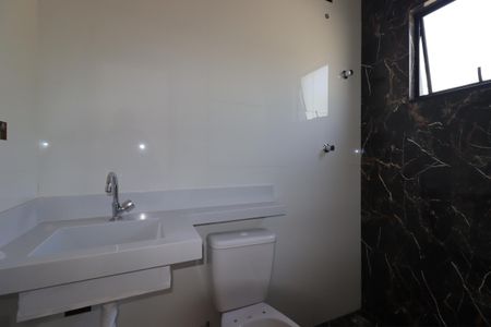 Casa à venda com 95m², 3 quartos e 2 vagasBanheiro da Suíte