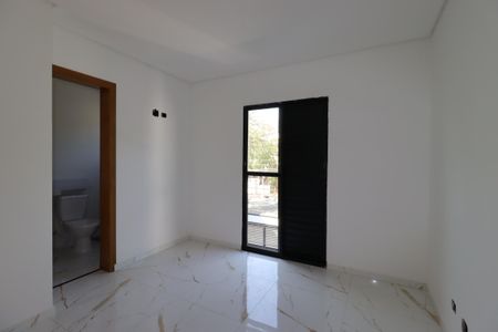 Casa à venda com 95m², 3 quartos e 2 vagasSuíte