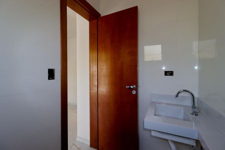 Casa à venda com 95m², 3 quartos e 2 vagasBanheiro da Suíte