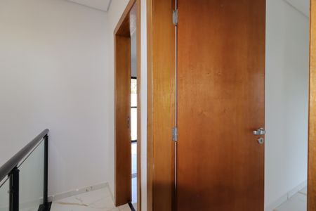 Casa à venda com 95m², 3 quartos e 2 vagasCorredor