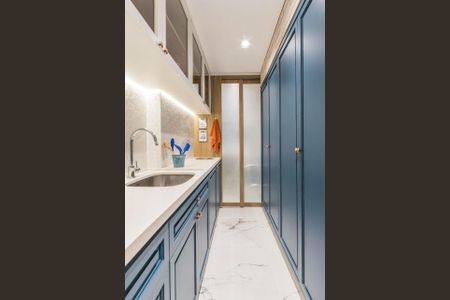 Apartamento à venda com 80m², 2 quartos e 2 vagas Apartamento à venda com 80m², 2 quartos e 2 vagasCozinha