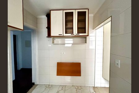Apartamento à venda com 64m², 2 quartos e 1 vaga Apartamento à venda com 64m², 2 quartos e 1 vagaCozinha
