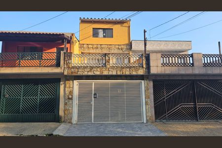 Casa à venda com 380m², 6 quartos e 2 vagas Casa à venda com 380m², 6 quartos e 2 vagasFachada