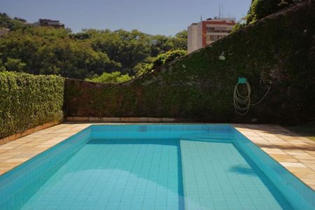 Casa à venda com 307m², 7 quartos e 2 vagas