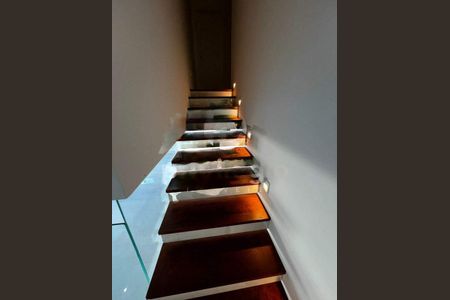 Casa à venda com 247m², 4 quartos e 2 vagas