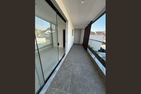 Casa à venda com 247m², 4 quartos e 2 vagas