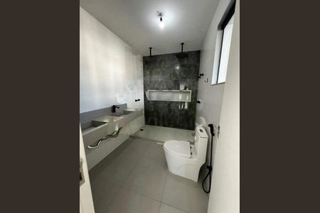 Casa à venda com 247m², 4 quartos e 2 vagas