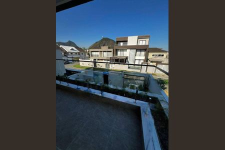 Casa à venda com 247m², 4 quartos e 2 vagas