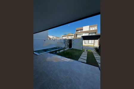 Casa à venda com 247m², 4 quartos e 2 vagas