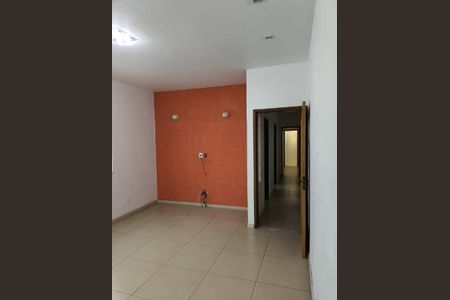 Casa à venda com 220m², 3 quartos e sem vaga