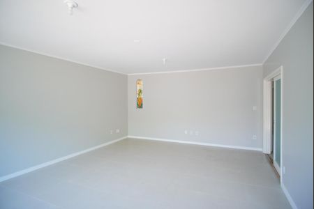 Sala 1 de casa à venda com 6 quartos, 400m² em Chácara das Pedras, Porto Alegre