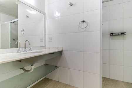 Apartamento à venda com 78m², 2 quartos e 1 vaga Apartamento à venda com 78m², 2 quartos e 1 vagaBanheiro da Suíte 2