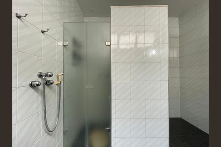 Casa à venda com 300m², 3 quartos e 2 vagas Casa à venda com 300m², 3 quartos e 2 vagasBanheiro Social