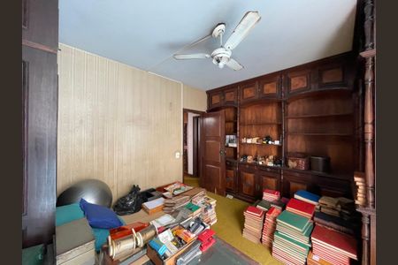 Casa à venda com 300m², 3 quartos e 2 vagas Casa à venda com 300m², 3 quartos e 2 vagasQuarto 1