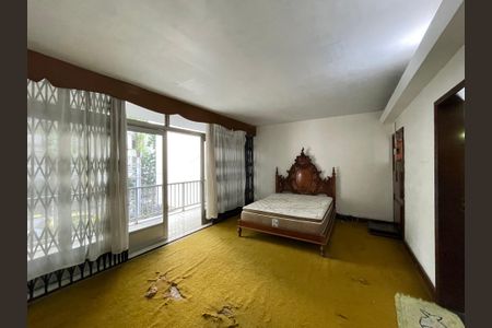 Casa à venda com 300m², 3 quartos e 2 vagas Casa à venda com 300m², 3 quartos e 2 vagasSuíte