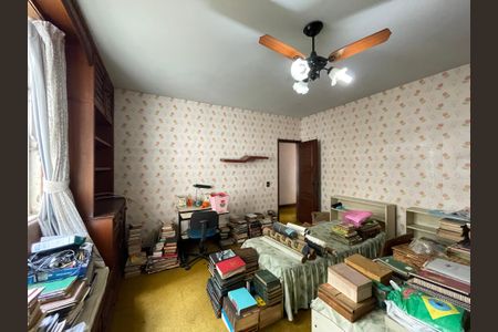 Casa à venda com 300m², 3 quartos e 2 vagas Casa à venda com 300m², 3 quartos e 2 vagasQuarto 2