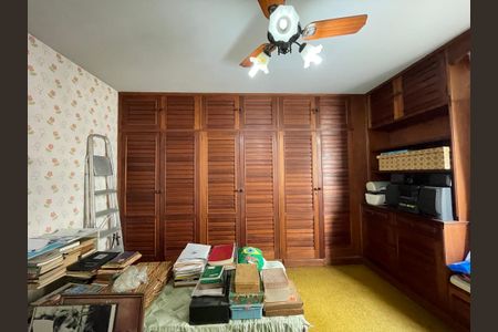 Casa à venda com 300m², 3 quartos e 2 vagas Casa à venda com 300m², 3 quartos e 2 vagasQuarto 2