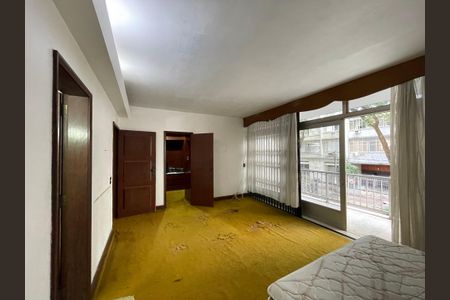 Casa à venda com 300m², 3 quartos e 2 vagas Casa à venda com 300m², 3 quartos e 2 vagasSuíte