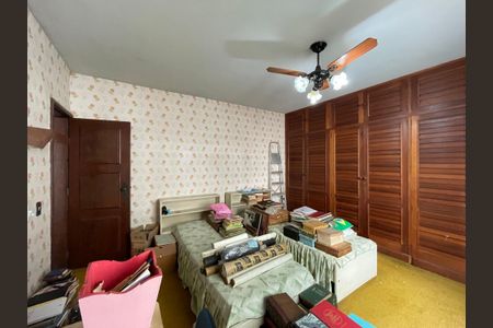 Casa à venda com 300m², 3 quartos e 2 vagas Casa à venda com 300m², 3 quartos e 2 vagasQuarto 2