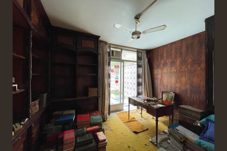 Casa à venda com 300m², 3 quartos e 2 vagas Casa à venda com 300m², 3 quartos e 2 vagasQuarto 1