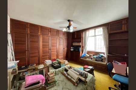 Casa à venda com 300m², 3 quartos e 2 vagas Casa à venda com 300m², 3 quartos e 2 vagasQuarto 2