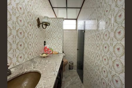 Casa à venda com 300m², 3 quartos e 2 vagas Casa à venda com 300m², 3 quartos e 2 vagasLavabo