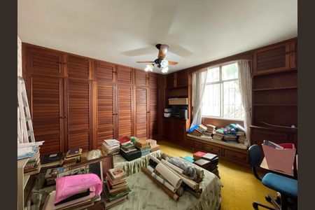 Casa à venda com 300m², 3 quartos e 2 vagas Casa à venda com 300m², 3 quartos e 2 vagasQuarto 2