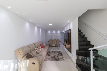 Casa à venda com 130m², 3 quartos e 3 vagas Casa à venda com 130m², 3 quartos e 3 vagasSala