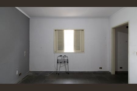 Casa à venda com 312m², 4 quartos e 4 vagas Casa à venda com 312m², 4 quartos e 4 vagasCasa 1 - Quarto