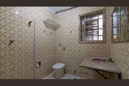 Casa à venda com 312m², 4 quartos e 4 vagas Casa à venda com 312m², 4 quartos e 4 vagasCasa 1 - Banheiro Suíte 1