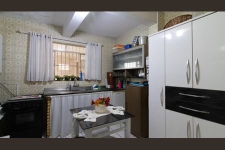 Casa à venda com 312m², 4 quartos e 4 vagas Casa à venda com 312m², 4 quartos e 4 vagasCasa 2 - Sala/Cozinha