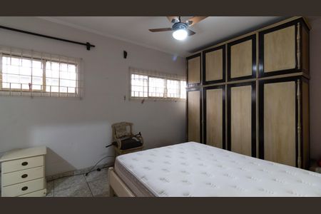 Casa à venda com 312m², 4 quartos e 4 vagas Casa à venda com 312m², 4 quartos e 4 vagasCasa 1 - Suíte 2