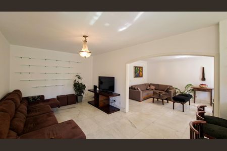 Apartamento para alugar com 240m², 4 quartos e 2 vagas Apartamento para alugar com 240m², 4 quartos e 2 vagasSala 2