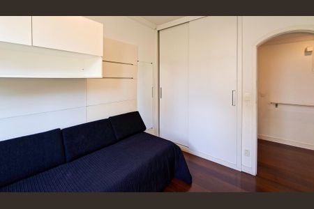 Apartamento para alugar com 240m², 4 quartos e 2 vagas Apartamento para alugar com 240m², 4 quartos e 2 vagasQuarto 2