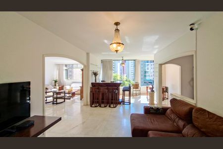 Apartamento para alugar com 240m², 4 quartos e 2 vagas Apartamento para alugar com 240m², 4 quartos e 2 vagasSala 2