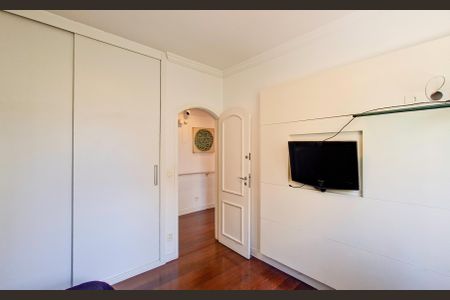 Apartamento para alugar com 240m², 4 quartos e 2 vagas Apartamento para alugar com 240m², 4 quartos e 2 vagasQuarto 2