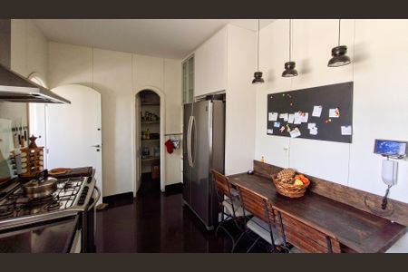 Apartamento para alugar com 240m², 4 quartos e 2 vagas Apartamento para alugar com 240m², 4 quartos e 2 vagasCozinha