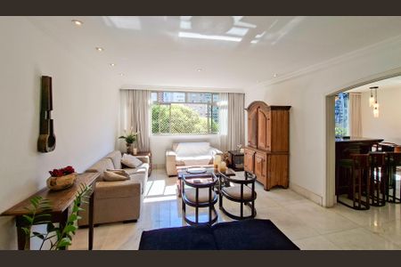 Apartamento para alugar com 240m², 4 quartos e 2 vagas Apartamento para alugar com 240m², 4 quartos e 2 vagasSala